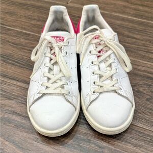 Big Kids - Stan Smith Adidas White Sneakers with Hot Pink Accents